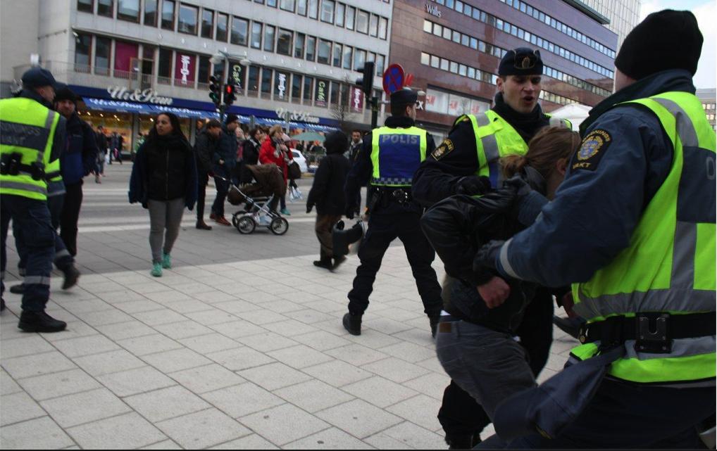 SwedenInArabic@gmail.com